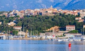Le port et la ville de Porto Vecchio en Corse